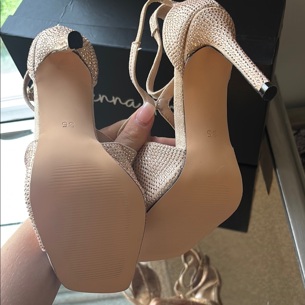 ◼️NW BOX *Sienna Rossi Elegant Tan Strappy Heels with Rhinestones size 35 - Picture 7 of 9